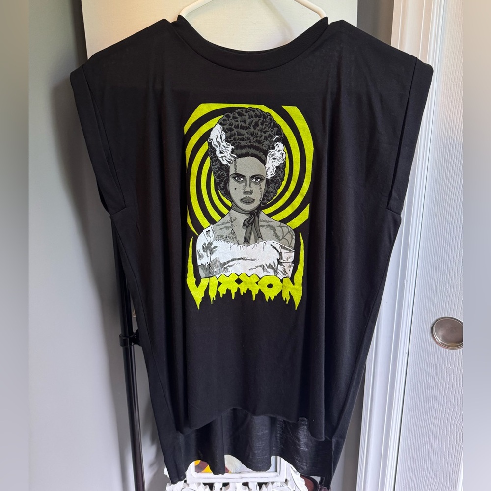 Vixxon flowy tshirt